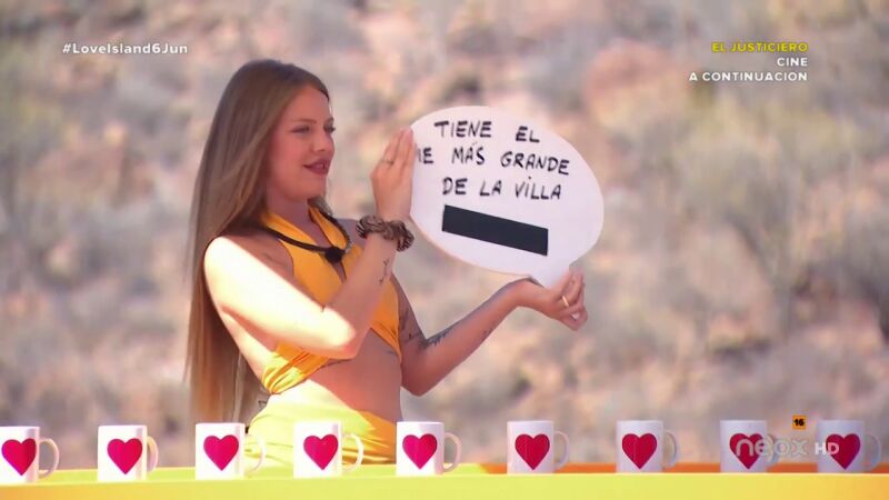 El juego de la taza levanta ampollas entre los isleños: ¡Risas y picardías aseguradas!