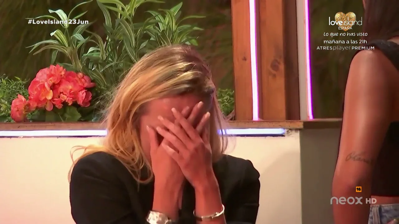 Ariadna rompe a llorar tras conocer la expulsión de Andy
