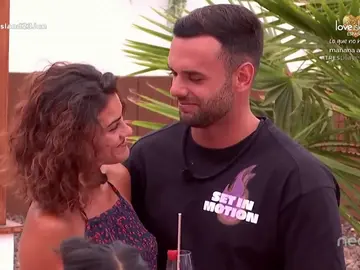 Alberto descubre sorprendido la nueva habilidad de Ruth Alberto descubre sorprendido la nueva habilidad de Ruth