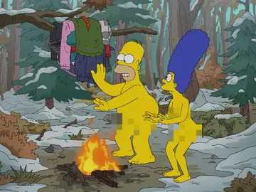 Homer y Marge acaban desnudos en medio del bosque luchando por su supervivencia Homer y Marge acaban desnudos en medio del bosque luchando por su supervivencia
