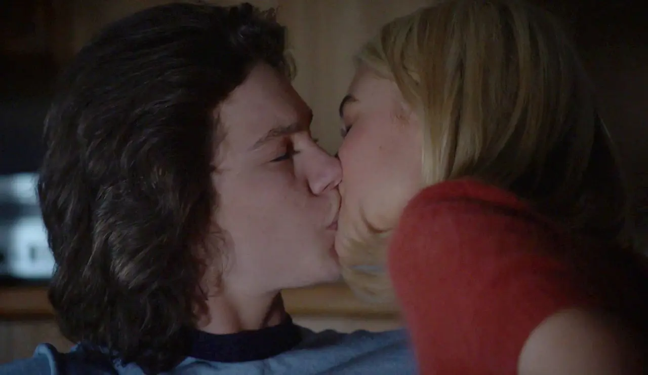 Georgie y Verónica se funde en un apasionado beso ¿será un sueño o una realidad?