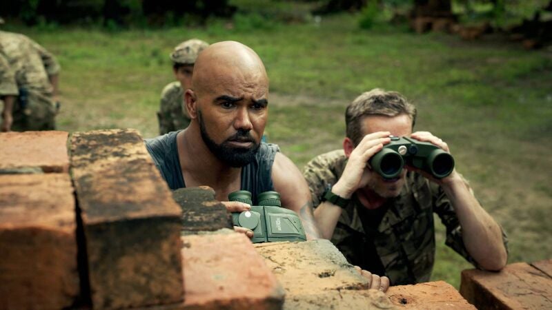 Hondo queda atrapado en una emboscada con narcotraficantes durante un viaje a Asia