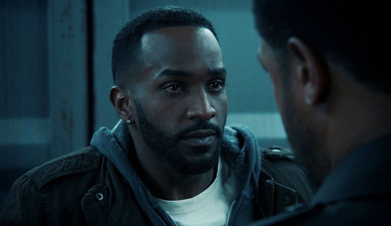 Un joven se une a una peligrosa banda criminal para salvar a su hermano 