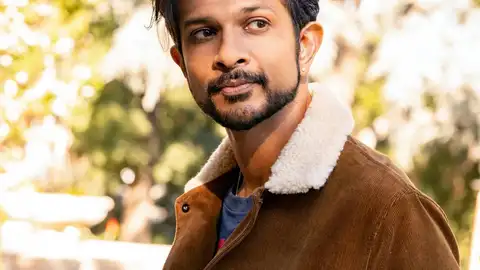 Jay Arondekar, el sorprendido esposo que no cree en fantasmas Utkarsh Ambudkar