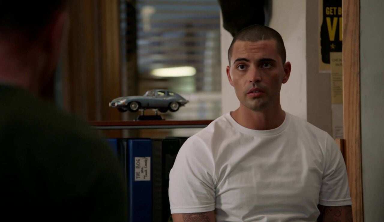 Chicago P.D. - Torres se convierte en un traficante de drogas para descubrir por qu&eacute; muri&oacute; un chico