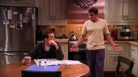 Alan y Charlie Harper en Dos hombres y medio Alan y Charlie Harper en Dos hombres y medio